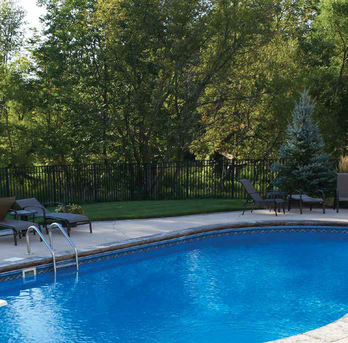 Minnesota backyard vinyl liner pool with fence layout